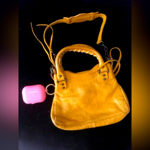 VINTAGE AUTHENTIC BALENCIAGA CHÈVRE FIRST MINI MOTORCYCLE YELLOW CITY TOTE BAG - Picture 2 of 13